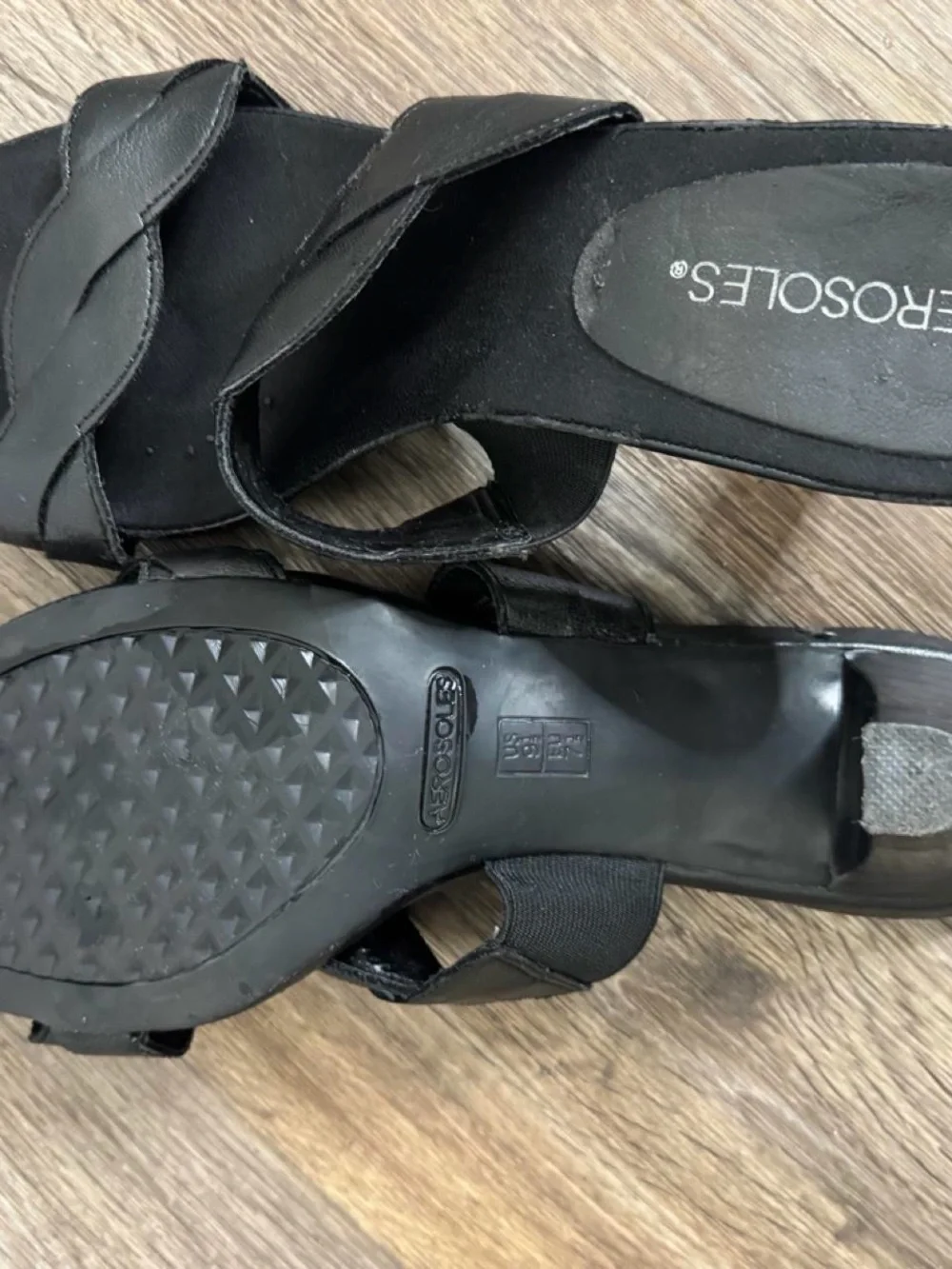 AEROSOLES stylish slide